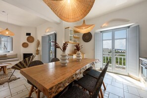 Villa Luxe, 4 chambres, piscine privée, vue mer | Cuisine privée | Grand réfrigérateur, micro-ondes, four, plaque de cuisson