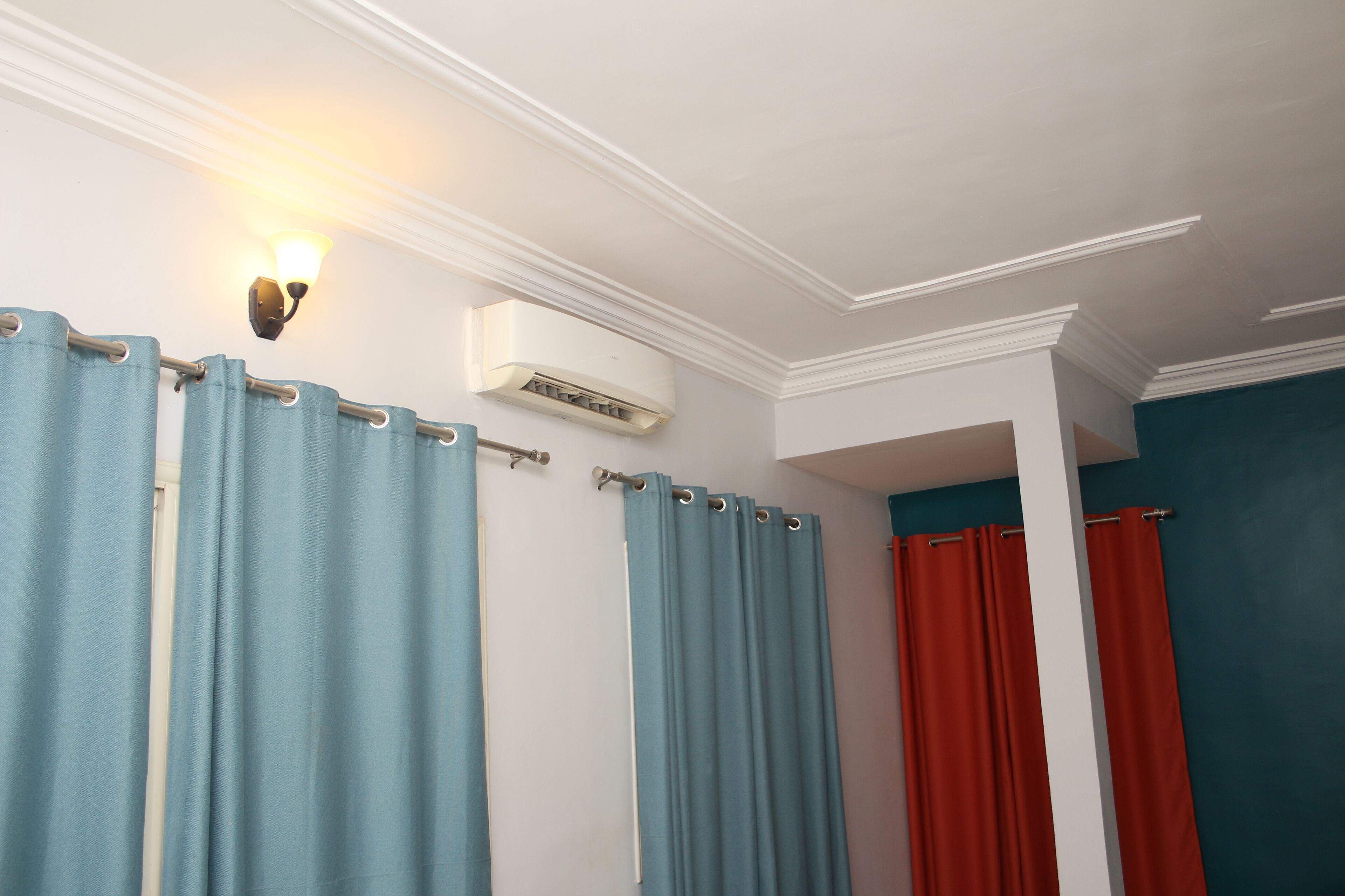 standard double room | 1 bedroom, minibar, individually decorated, individually furnished