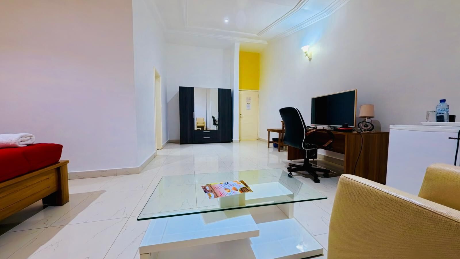 Minibar, individually decorated, individually furnished, desk