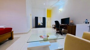 Minibar, individually decorated, individually furnished, desk