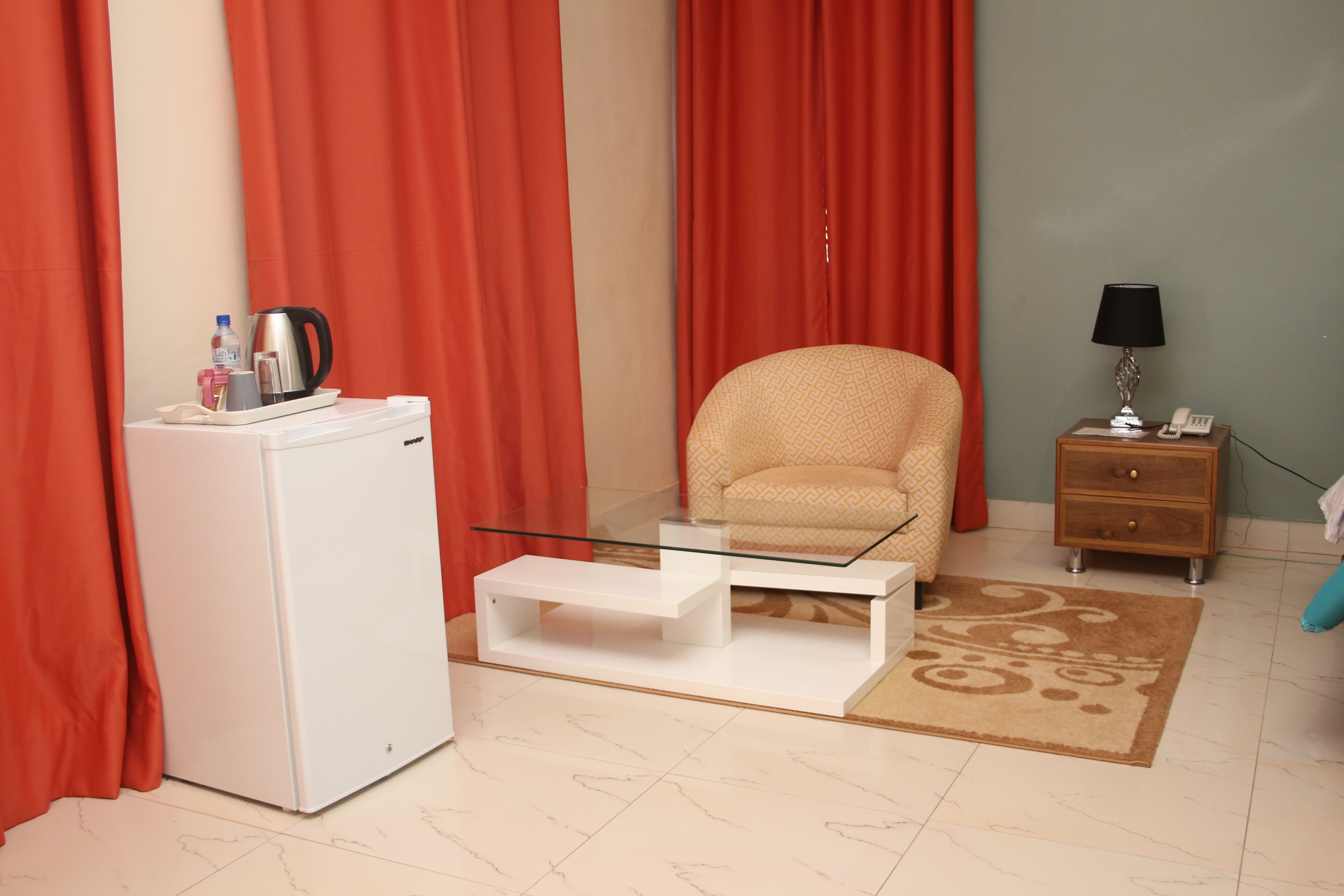 standard double room | 1 bedroom, minibar, individually decorated, individually furnished