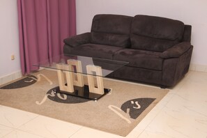 Standard Double Room | Minibar, individually decorated, individually furnished, desk - Welcome Lodge (Ouagadougou)