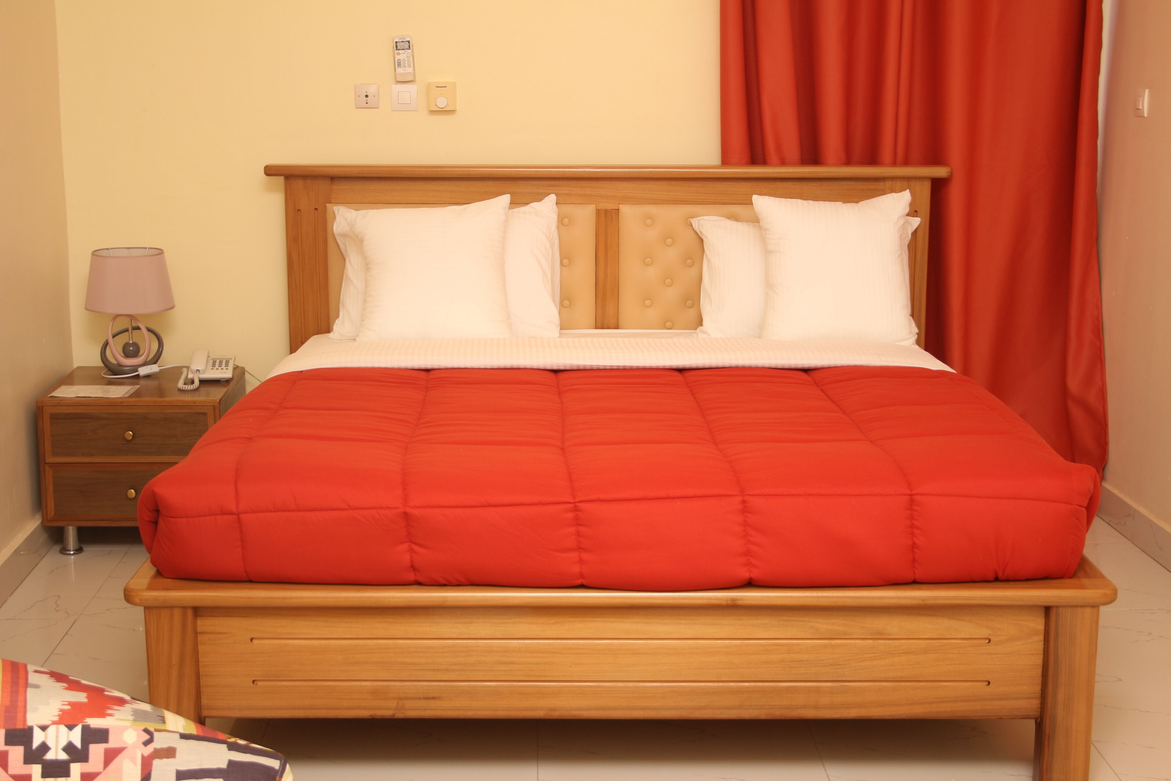 standard double room | 1 bedroom, minibar, individually decorated, individually furnished