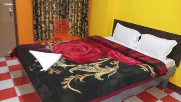 Deluxe Room | Down duvets, memory-foam beds, rollaway beds, free WiFi