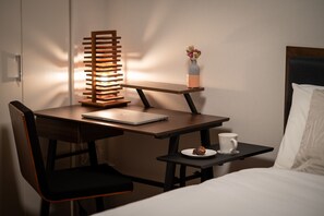 Premium Room | Individually furnished, free WiFi, bed sheets - BON Condominium Umeda  (Osaka)