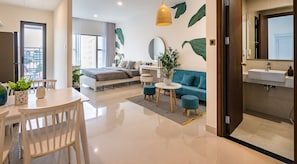 Premier Apartment | 1 bedroom, hypo-allergenic bedding, desk, blackout curtains