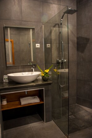 Chambre Classique, vue jardin | Salle de bain