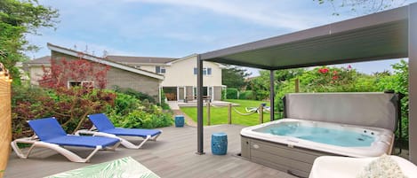 House (6 Bedrooms) | Front of property