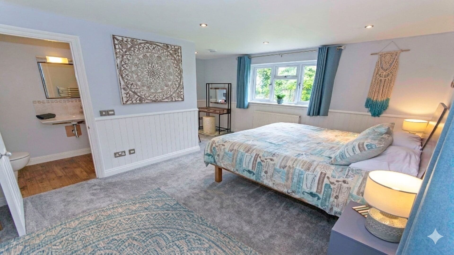 House (6 Bedrooms) | Interior