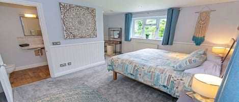 House (6 Bedrooms) | Interior