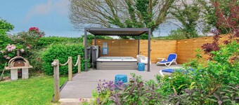 Ladywell Croyde 6 Bedrooms, Sleeps 12, Hot Tub