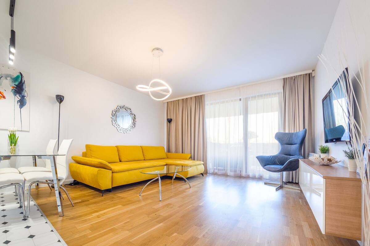 Apartemen (B4) | Area keluarga | TV layar datar