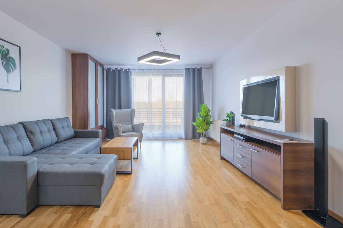 Apartemen (B32) | Area keluarga | TV layar datar