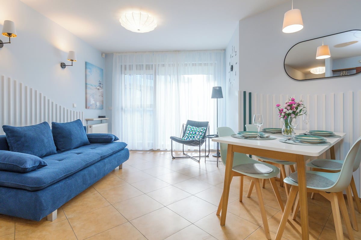 Apartment (B10) | Living area | Flat-screen TV