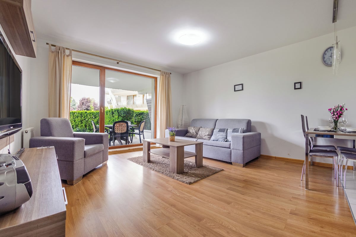 Apartment (B5) | Living area | Flat-screen TV