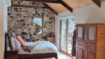 Spa Cottage | Egyptian cotton sheets, premium bedding, down duvets, pillow-top beds