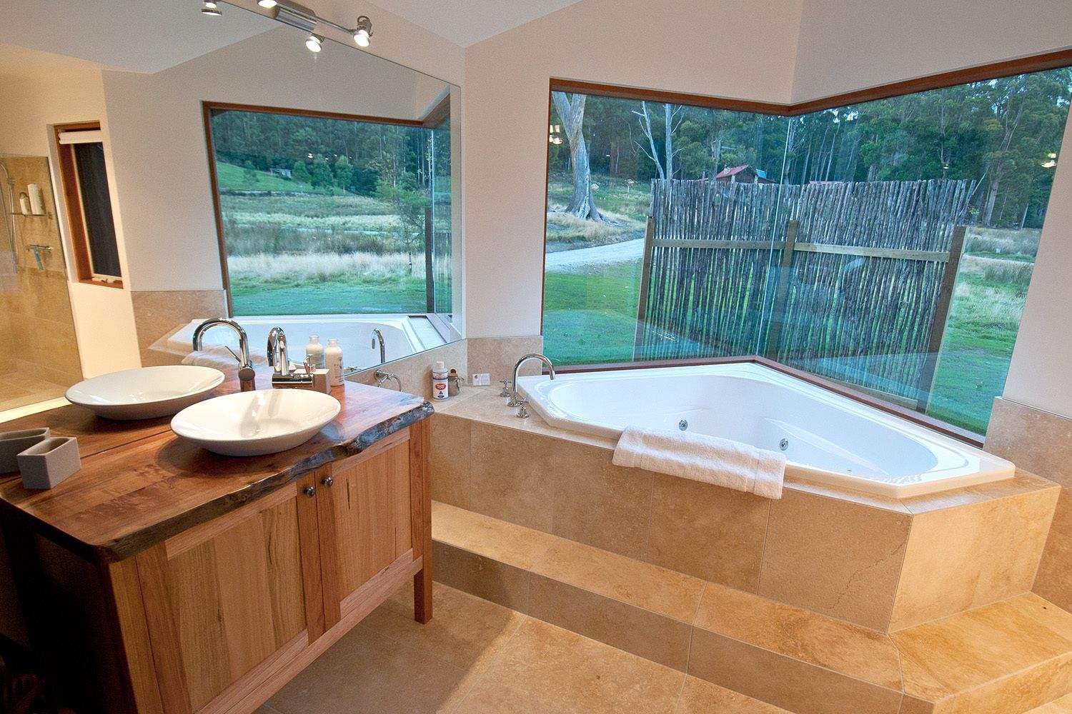 Adventure Bay Retreat — image 10