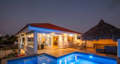 Beautiful 6 person villa with pool 250 meters from the beach. A-location!