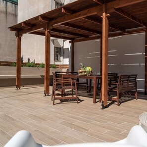 Terrace/patio - Nemeseos 80m² homm Apartment with Roof Garden and Pool (Athens)