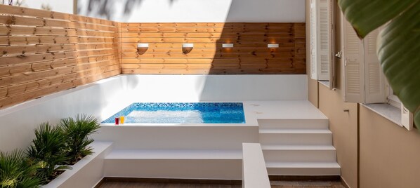 季節性室外泳池