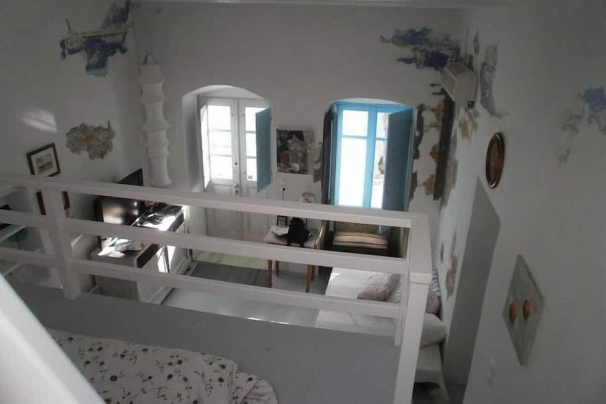 Apartment, 2 Bedrooms, Mezzanine (3 May 2005) | Living area