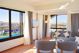 Panoramic Studio Suite | Premium bedding, minibar, in-room safe, blackout curtains