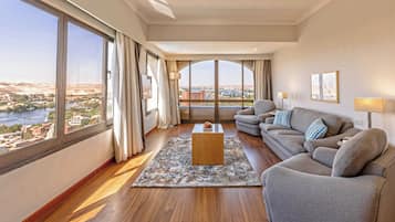 Panoramic Studio Suite | Living area | LED TV