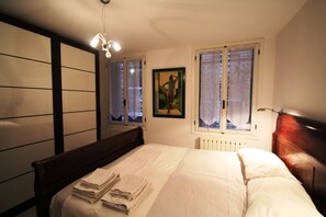 Apartment, 2 Schlafzimmer | 2 Schlafzimmer, kostenloses WLAN, Bettwäsche