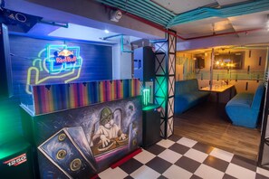 Lobby lounge - The Samilton (Kolkata)
