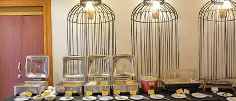 Tägliches Frühstücksbuffet (300 INR pro Person)