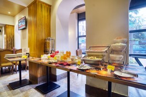 Daily buffet breakfast for a fee