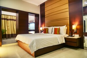 Superior Room | Minibar, desk, laptop workspace, blackout drapes