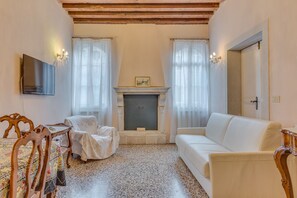 Appartement, 2 chambres | Salle de séjour