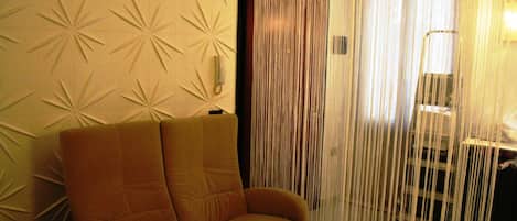 アパートメント 2 ベッドルーム | リビングルーム