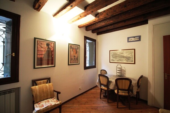 Apartment, 1 Schlafzimmer | Wohnbereich | Flachbildfernseher