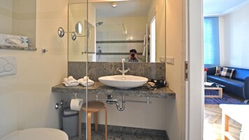 Panoramic-Apartment, mit Bad | Badezimmer | Dusche, Regendusche, Haartrockner, Handtücher
