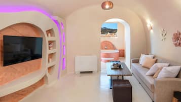 Deluxe House, 2 Bedrooms, Hot Tub & Jacuzzi | Oppholdsområde | Flatskjerm-TV og peis