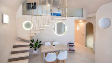 Deluxe House, 2 Bedrooms, Hot Tub & Jacuzzi | Área de estar | TV de tela plana, lareira