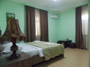 Iron/ironing board, free WiFi, bed sheets