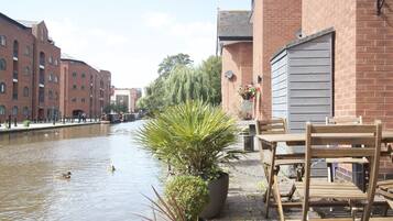 House (incl. cleaning fee) | Pemandangan air