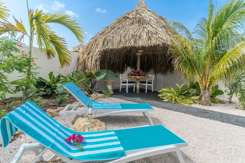 New luxury apartment in walking distance to Jan Thiel Beach