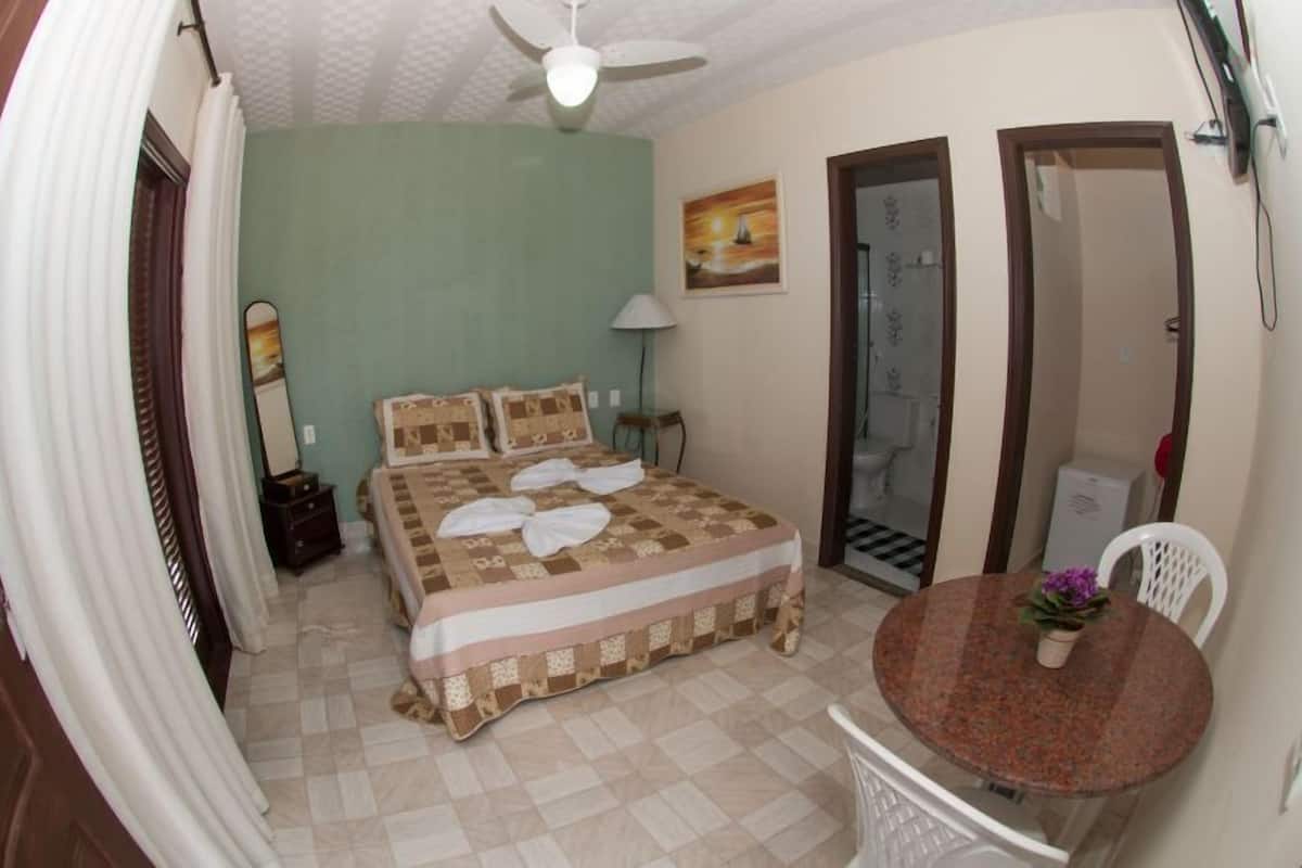 In-room safe, free WiFi, bed sheets