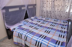 Double Room | Laptop workspace, blackout drapes, iron/ironing board, free WiFi