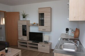 تلفزيون بشاشة مسطحة