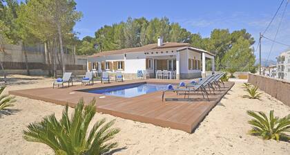 Pinocha - Maison avec piscine privée à 300 mÚtres de la plage à Mallorca