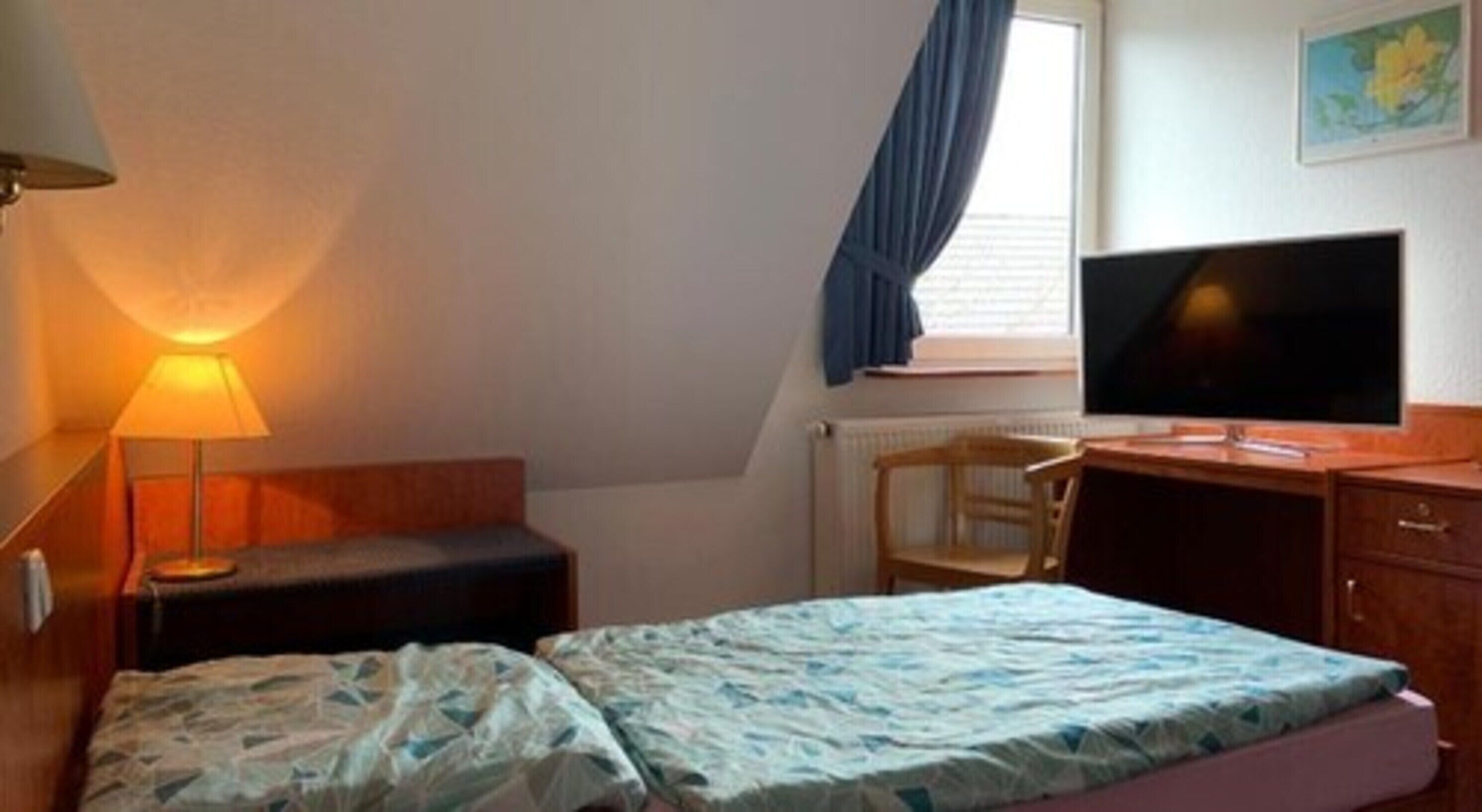 Einzelzimmer | Allergikerbettwaren, Bügeleisen/Bügelbrett, kostenloses WLAN, Bettwäsche