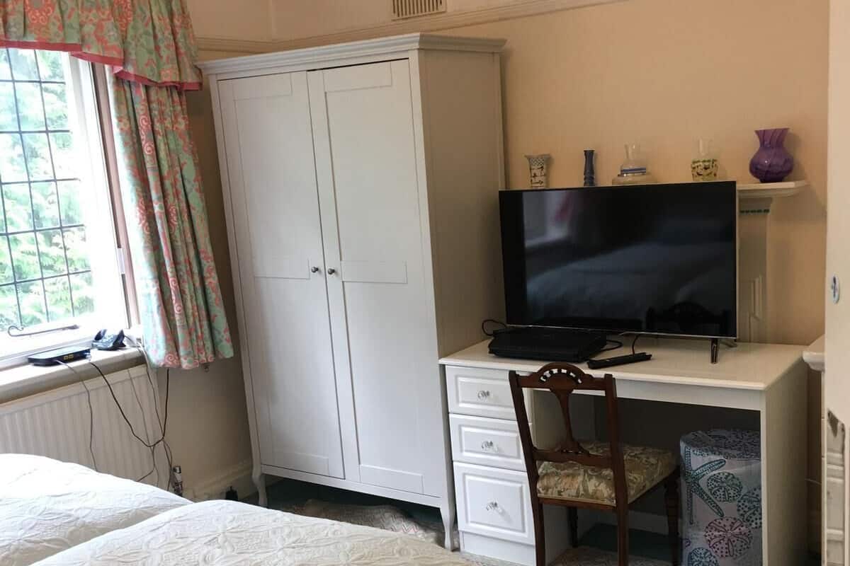 Zimmersafe, Verdunkelungsvorhänge, schallisolierte Zimmer