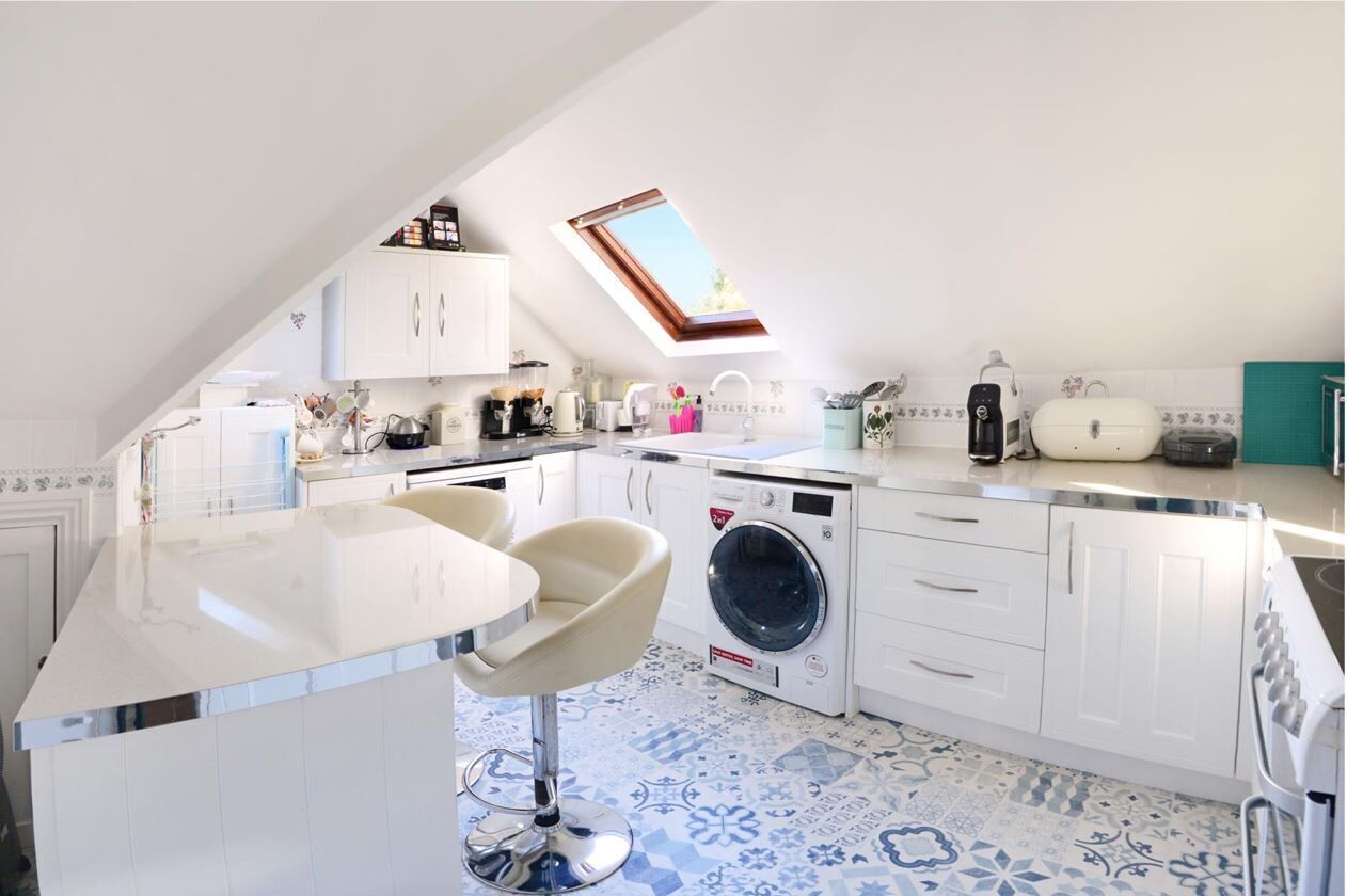 Deluxe Apartment, 3 Bedrooms | Private kitchen | Fridge, microwave