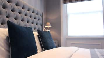 Habitación doble | Caja de seguridad en la habitación y decoración personalizada