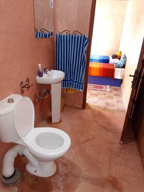 Double or Twin Room | Bathroom - Ferme d'Hôte Amerdoul (Fam El Hisn)